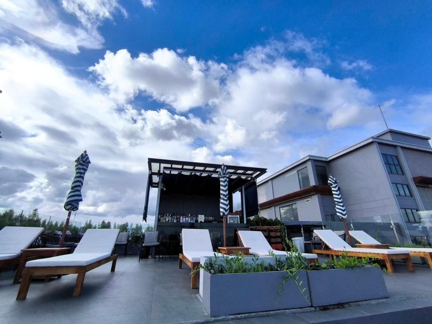 Ayathorn Bangkok Hotell Exteriör bild